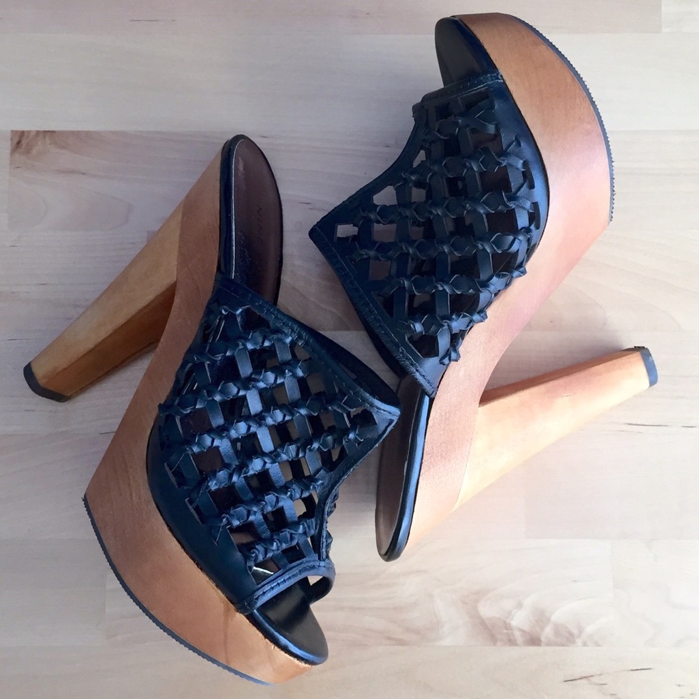 NINE WEST • Pineapple • Wooden Platforms •